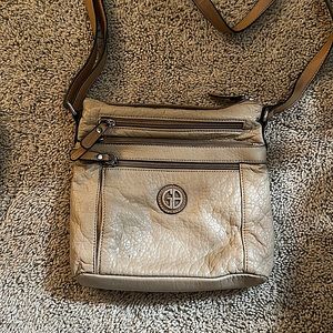 Gianni Bini crossbody bag